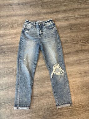 Distressed Boyfriend Jeans in Light Blue - Women's Casual Relaxed Fit